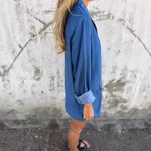 Chaqueta vaquera azul holgada con cuello de solapa, estilo casual de otoño