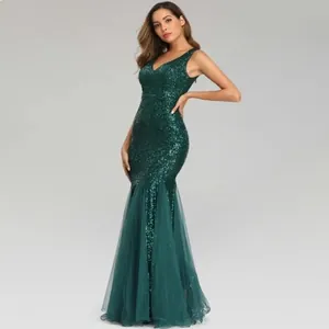 Elegant dark green sequin mermaid evening dress with V-neck for formal banquets.