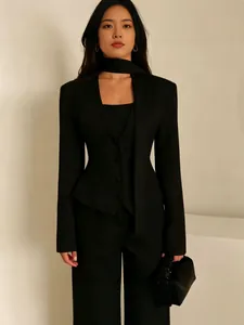 Eleganter schwarzer taillierter V-Ausschnitt Blazer mit dekorativem Halstuch für Damen