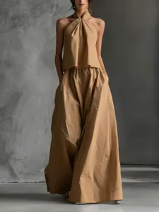 Elegante conjunto de dos piezas con top halter sin mangas y pantalón de pierna ancha