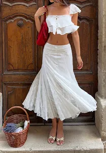 Witte Franse kanten crop top met ruches en bijpassende patchwork maxi-rok tweedelige set