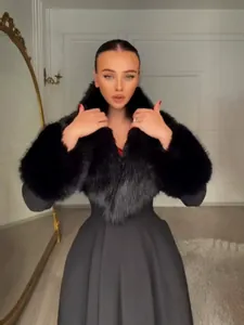 Manteau d'hiver long en laine pour femme avec col en fourrure noire et taille ajustée