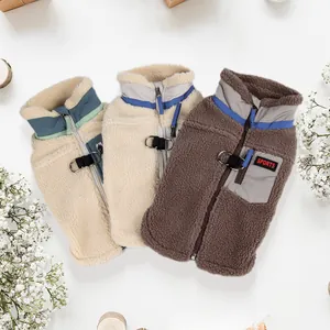 Trois vestes chaudes en polaire pour chien avec anneaux en D pour l'hiver.