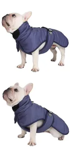 Manteau d'hiver bleu foncé imperméable pour chien avec harnais intégré et col montant chaud