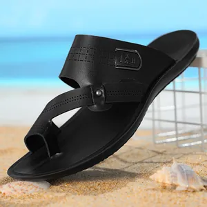 Bequeme schwarze Herren-Freizeitsandalen mit weicher rutschfester Sohle für den Sommer