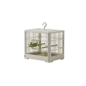 Gabbia per uccelli portatile per pappagalli, traspirante, con gancio per viaggi, beige