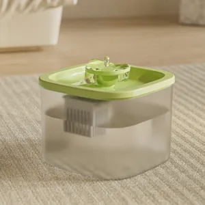 Fontaine à eau automatique circulante pour chats et chiens avec bac dépoli