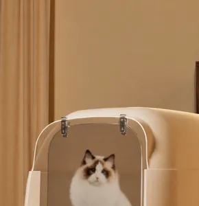 Großes geschlossenes Katzenklo mit transparenter Tür und geräumigem Innenraum für Katzen