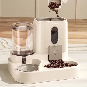 2-in-1 automatische voer- en waterbak voor honden en katten in de kleur crèmewit