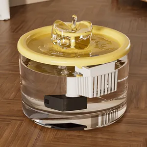 Automatischer Haustier-Trinkbrunnen mit transparentem Tank und Apfelauslauf.