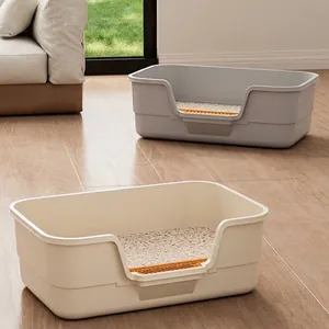 Großes offenes Katzenklo mit Spritzschutz und Siebpedal für Katzen.
