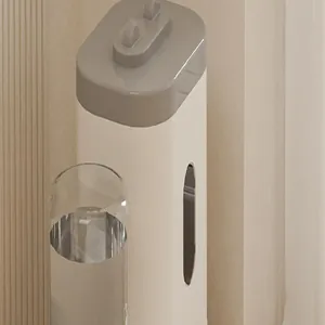 Nahaufnahme des minimalistischen Tierfutterautomaten mit transparentem Sichtfenster.