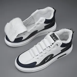 Sneakers alte invernali da uomo con calda fodera in finta pelliccia bianca e blu