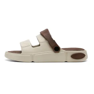 Weiche Herren-Strandsandalen mit verstellbarem Fersenriemen in Beige und Braun