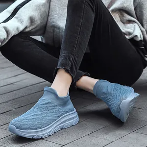 Baskets légères en maille respirante bleu clair pour le sport et la marche en plein air