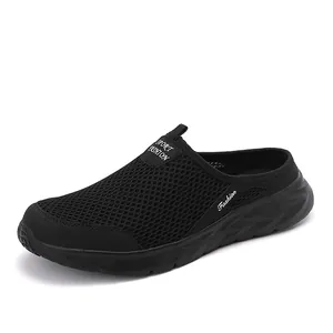 Ademende zwarte mesh slip-on instappers voor heren voor optimaal zomercomfort en rust