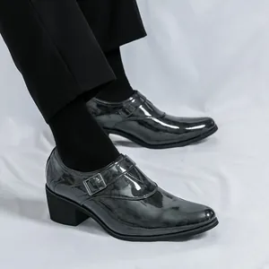 Herren Business-Schuhe aus Lackleder mit spitzer Kappe und hohem Absatz-Design
