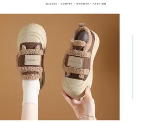Κοντινό πλάνο σε γυναικεία χειμερινά sneakers με πλατφόρμα, ζεστή βελούδινη επένδυση και βέλκρο