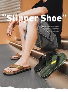 Detailaufnahme von rutschfesten Herren-Flip-Flops in Braun, Schwarz und Grün