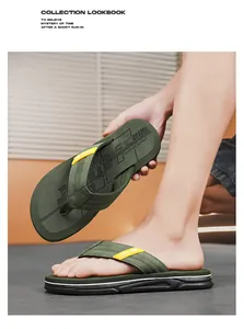 Detailansicht grüner Herren-Flip-Flops mit rutschfester Sohle und strukturierten Riemen