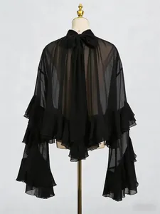 Rückansicht elegante schwarze transparente Netzbluse mit Rüschenärmeln und Schleife