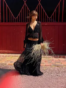 Schwarzes Set aus Spitzen-Chiffon-Top und Maxirock im französischen Stil für den Strandurlaub