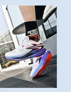Seitenansicht der weiß-violetten modischen Schnür-Laufschuhe für Sport und Training