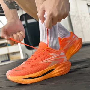 Lebhafte orangefarbene Low-Top-Laufschuhe für Sporttraining und Freizeit