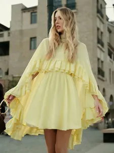 Elegante lichtgele chiffon tweedelige jurk met ruches voor de zomerse mode