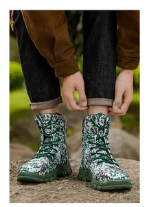 Outdoor-Stiefel mit digitalem Camouflage-Muster und rutschfester Sohle