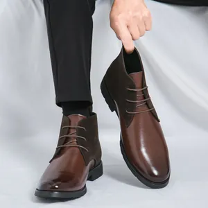 Eleganti stivaletti chukka da uomo in pelle patchwork marrone scuro per il business