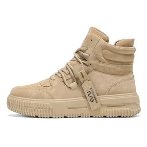 Scarpe da skateboard alte beige da uomo con suola spessa e design alla moda
