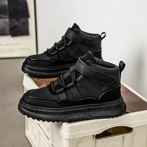 Sneaker alte nere alla moda da uomo, eleganti e resistenti per l'outdoor e l'uso quotidiano