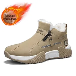 Warme Herren-Schneestiefel mit dickem Kunstfellfutter und trendiger, rutschfester Sohle.