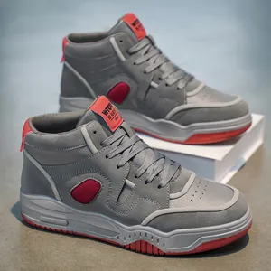 Scarpe da ginnastica alte da uomo grigie e rosse con suola spessa per skateboard casual