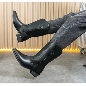 Stilvolle Herren-Westernstiefel aus schwarzem Leder mit aufwendiger Bestickung