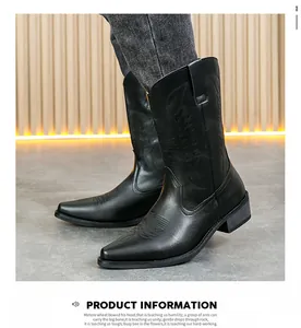Detailansicht schwarzer Westernstiefel für Herren mit geprägtem Leder und spitzer Form.