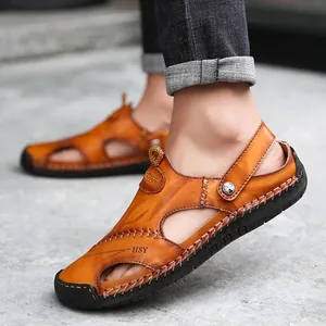 Sandalias casuales de cuero marrón para hombre con punta cerrada y suela blanda cómoda