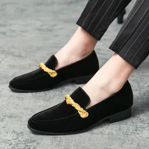 Mocassins britanniques classiques en velours noir pour hommes avec boucle dorée