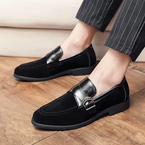 Men's Vintage Pointed Toe Suede Loafers Retro British Style Casual Slip-On Flat Shoes Outdoor Solid Color Loafers