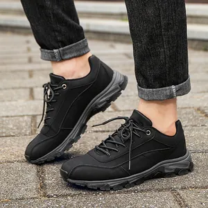 Scarpe da trekking nere da uomo con suola antiscivolo per attività all'aperto e viaggi attivi