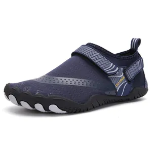 Scarpe da scoglio a cinque dita blu navy traspiranti con cinturino in velcro per la spiaggia