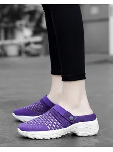 Vista detallada de zapatos rocker de malla púrpura transpirable para mujer con plataforma