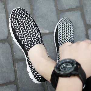 Scarpe casual intrecciate elastiche bianche e nere traspiranti per l'estate unisex