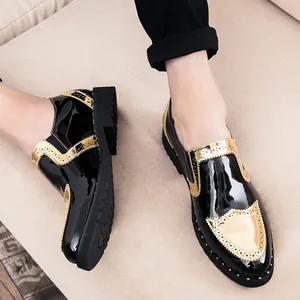 Men's British Style Brogue Patent Leather Shoes Fashion Rivet Slip-on Casual Dress Shoes Gold Silver Black Stage Shoes