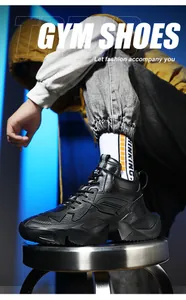 Detailaufnahme schwarzer Herren-Chunky-Sneaker in einem trendigen Urban-Lifestyle-Look