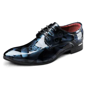 Chaussures de ville habillées en cuir verni à motif floral bleu pour hommes
