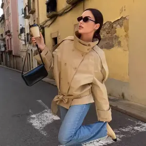 Stijlvolle kaki double-breasted trenchcoat met opstaande kraag en ceintuur voor dames