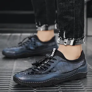 Chaussures de randonnée décontractées pour hommes avec texture crocodile bleue et lacets