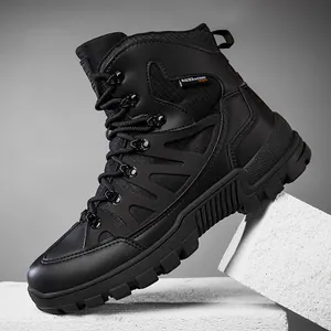 Bottes tactiques noires durables avec semelle antidérapante pour randonnée et escalade.